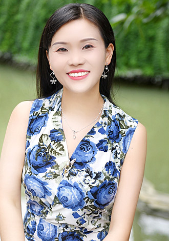 Date the member of your dreams: caring Asian member Meimei from Chengdu