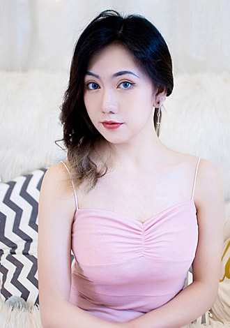Date the member of your dreams: free Asian member Xiao Xue from Wulan-Haote